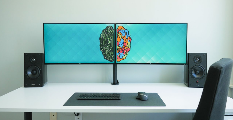 Monitors on a Small Desk